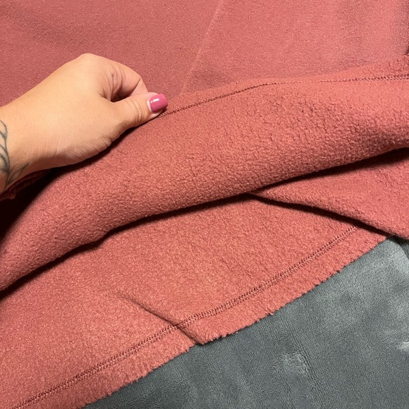 American eagle red turtleneck sweater - Picture 5 of 5